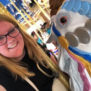 Meet your Posher, Danielle